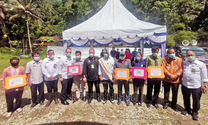 Menteri Pertanian Serahkan Sejumlah Bantuan Pertanian untuk Masyarakat Tana Toraja