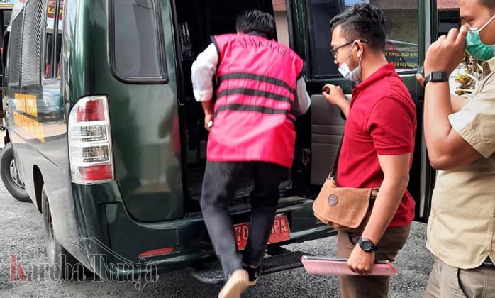 Diduga Korupsi Dana Desa, Kepala Lembang Sangpeparikan, Kecamatan Mappak, Ditahan