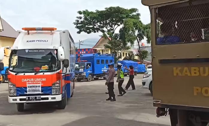 Selain Pangan Serta Relawan, Pemda dan Polres Toraja Utara Juga Buka Dapur Umum di Mamuju