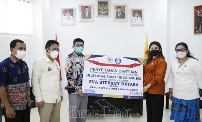 13.407 Siswa di Toraja Utara Dapat Bantuan PIP Jalur Aspirasi Anggota DPR RI