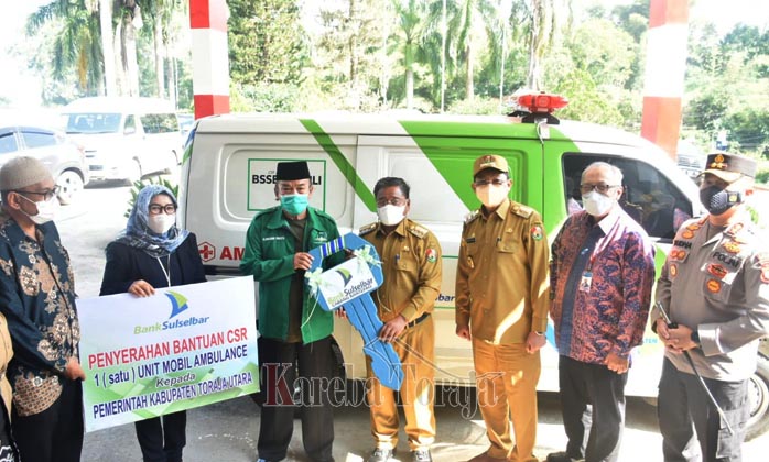 Bupati Toraja Utara Salurkan Bantuan Ambulance CSR Bank Sulselbar
