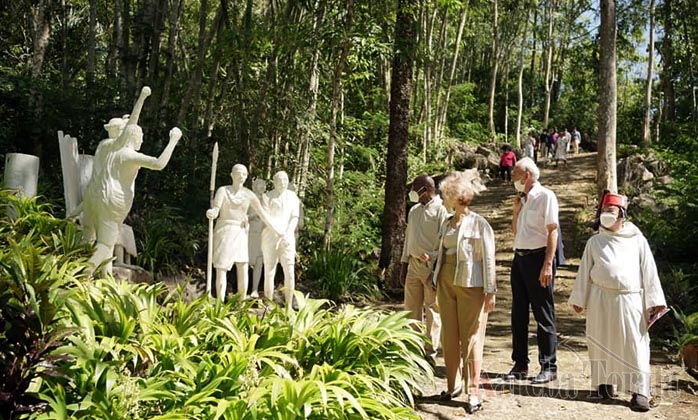 Tiga Duta Besar Berkunjung ke Objek Wisata Sa’pak Bayobayo Tana Toraja