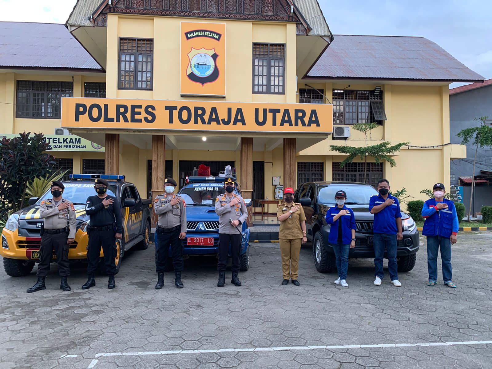 Tim Kemanusiaan Pemda dan Polres Toraja Utara Diterjunkan ke Lokasi Bencana Banjir Bandang Walmas