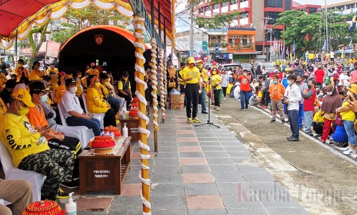 Hadiri Jalan Santai HUT ke-57 Golkar di Toraja, Taufan Pawe Ajak Kader Serbu Pasar