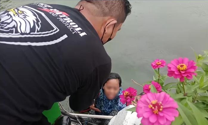Nyaris Tenggelam di Kolam Makale, Wanita ODGJ Ini Diselamatkan Polisi