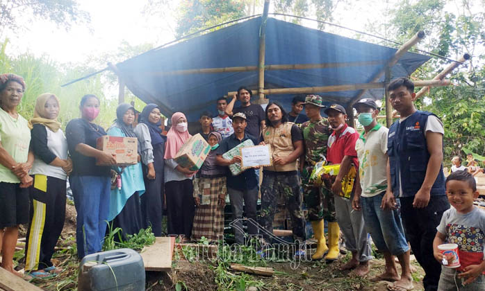IRMAS To’kaluku, MDMC dan LAZISMU Salurkan Bantuan untuk Pengungsi Bencana Rano dan Kaduaja