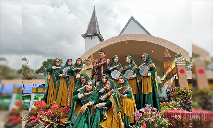 Pentas di Halaman Gereja, Group Qasidah Rebana Majelis Taklim Tampil Apik di HUT PMTI