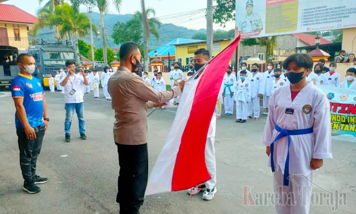 Dilepas Wakapolres, 138 Atlet Taekwondo Siap Harumkan Nama Tana Toraja