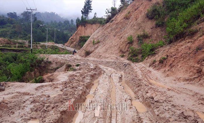 Jalan Poros Simbuang-Mappak Kian Memprihatinkan, Mantan Ketua PP PMKRI Angkat Bicara