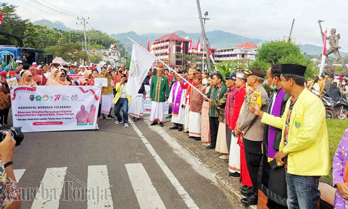 FOTO: Karnaval Merdeka Toleransi Kantor Kementerian Agama Tana Toraja