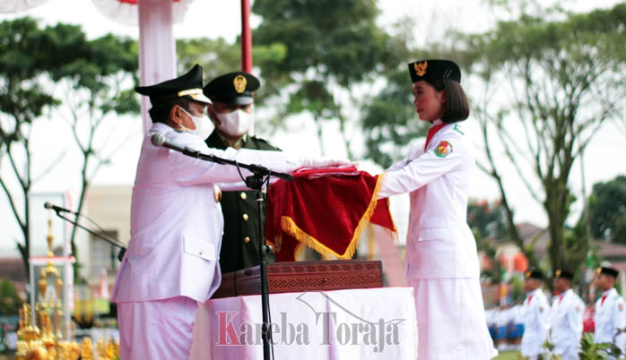 Yohanis Bassang Inspektur Upacara Peringatan HUT ke 77 Republik Indonesia di Toraja Utara