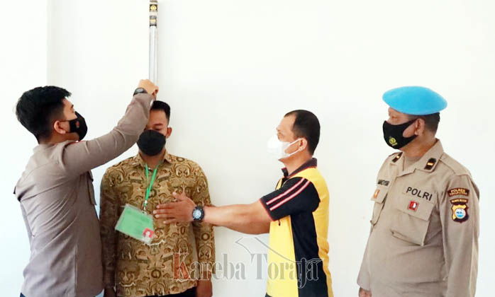 Pendaftar Tamtama Polri dari Toraja Utara Jalani Pemeriksaan Administrasi