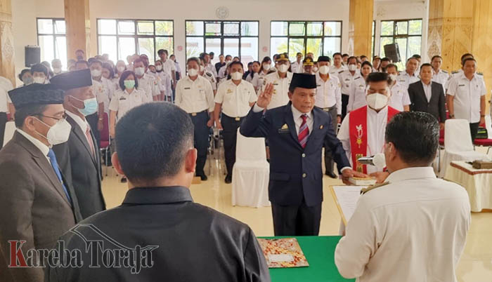 Salvius Pasang Resmi Dilantik Menjadi Sekda (Definitif) Toraja Utara