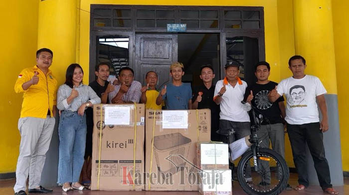 Serahkan Door Prize ke Panitia, JRM Ajak Warga Ikut Jalan Sehat HUT 58 Partai Golkar