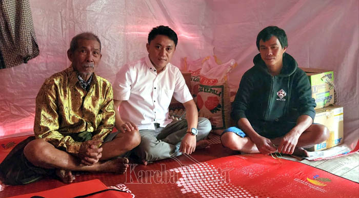 Kunjungi Korban Kebakaran Rumah, Legislator Ikal Paterson Berikan Bantuan