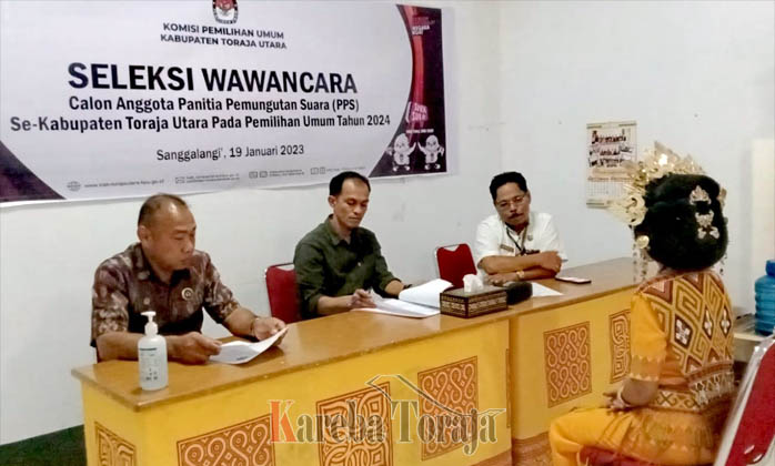 Pengantin Wanita Ini Rela Tinggalkan Resepsi Pernikahan Demi Ikut Tes PPS Pemilu 2024