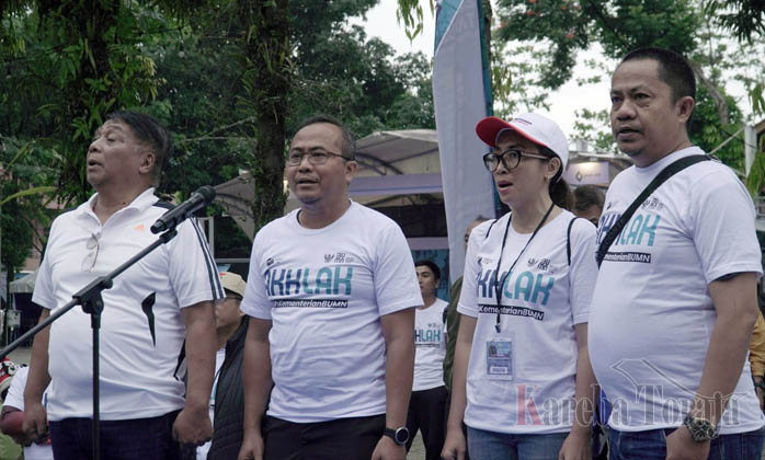 Jalan Sehat Peringati HUT ke-25 BUMN Berlangsung Meriah di Tana Toraja
