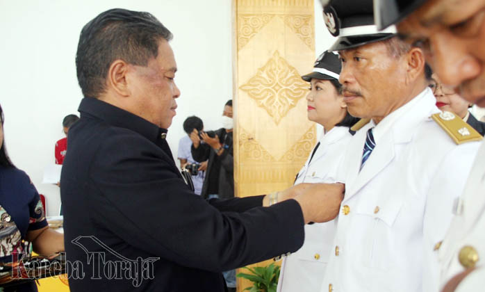 Bupati Toraja Utara Lantik 4 Pimpinan Tinggi Pratama, 6 Kepsek, dan 113 Pejabat Struktural