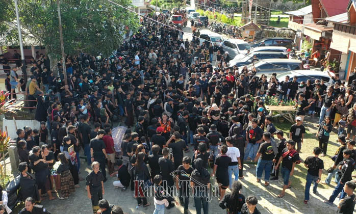 Ribuan Kerabat dan Mahasiswa Antar Agnes, Korban Pembunuhan di Morowali, ke Peristirahatan Terakhir