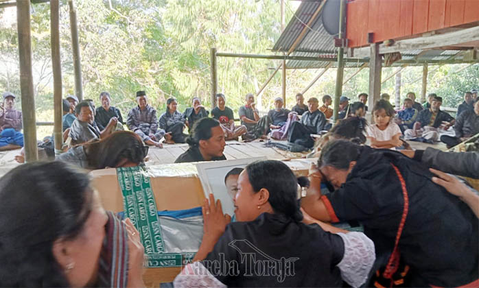 Tiba di Rumah Duka, Jenazah Korban Pembunuhan KKB di Yahukimo Disambut Tangis Histeris Keluarga