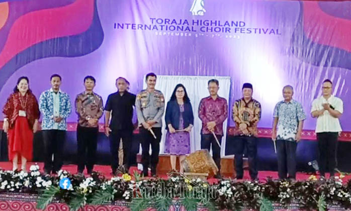 Buka Event Toraja Highland International Choir Festival, Ketua DPRD Tana Toraja Puji JRM