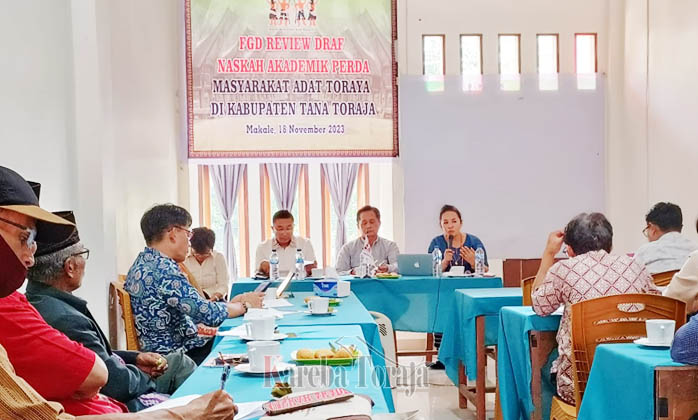 AMAN Toraya Gelar Diskusi Review Draf Naskah Akademik Perda Masyarakat Adat