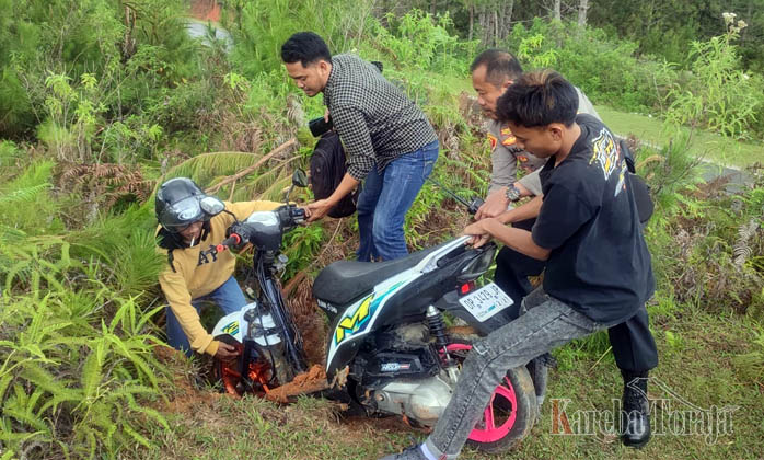 Gagah-gagahan Ajak Aksi Freestyle Sepeda Motor, 2 Pelajar Ini Ditangkap Polisi