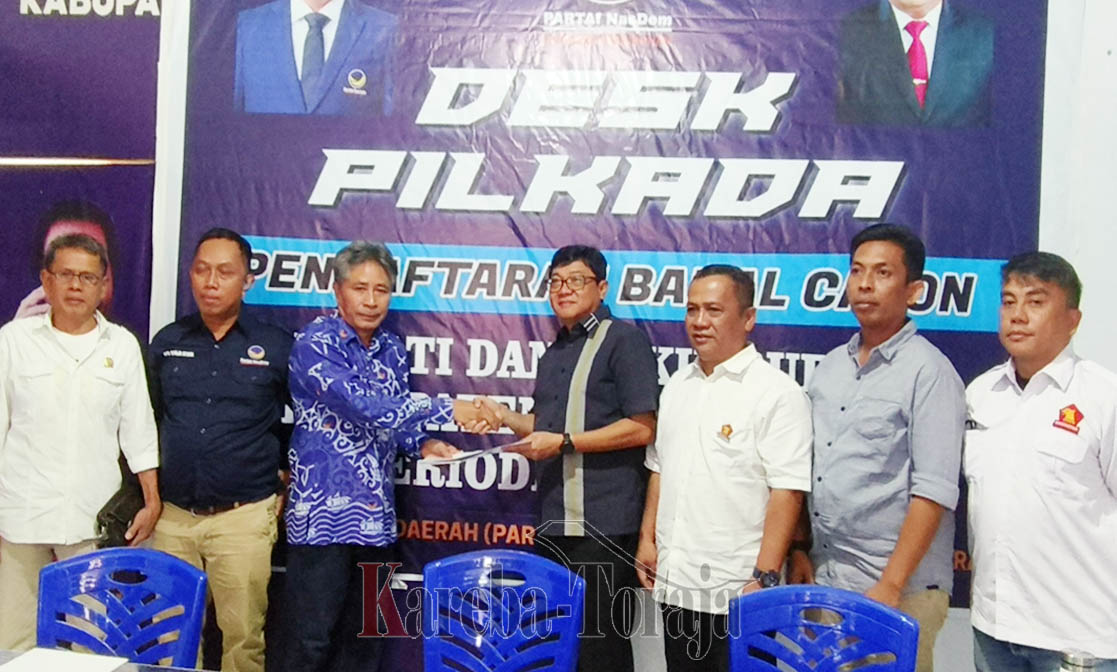 Wakil Bupati Toraja Utara Incumbent Mendaftar di Partai Nasdem