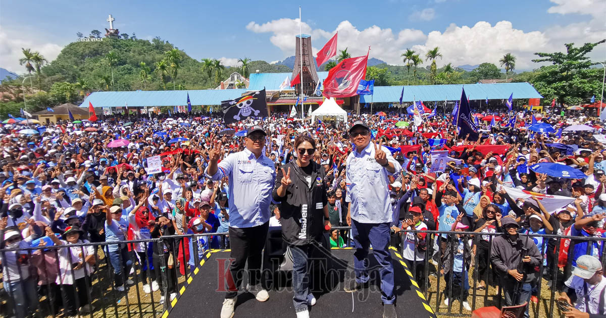 FOTO: Massa Pendukung Dedy-Andrew Padati Lapangan Bakti Rantepao