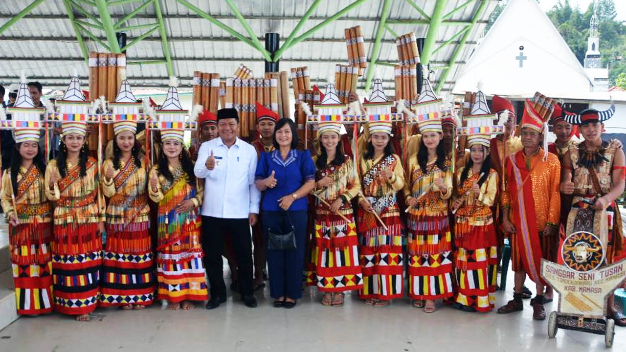 8 Juli 2025 Pentas Seni Budaya Mamasa di Alun-alun Kota Rantepao