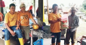 Anggota DPRD Agustinus Patinggi Beri Dukungan Moril dan Bantuan Sembako untuk Korban Tanah Bergerak di Rano