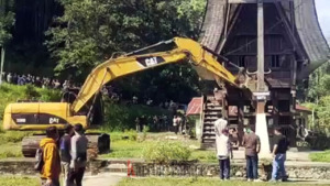 OPINI: Eksekusi Tongkonan; Ketika Kepastian Hukum Mengabaikan Kearifan Lokal