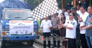 Pemda Tana Toraja dan Perum Bulog Salurkan 365 Ton Bantuan Pangan Beras Periode Juni-Juli